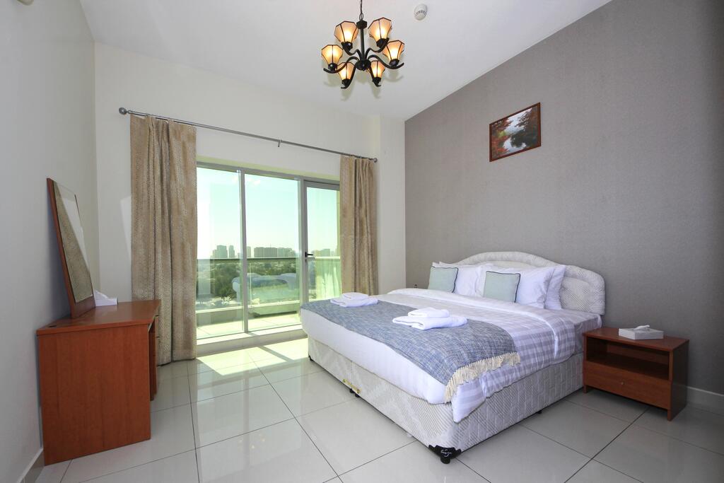 Signature Holiday Homes - Newly Furnished 1BHK In Arena Apartment - Accommodation Dubai